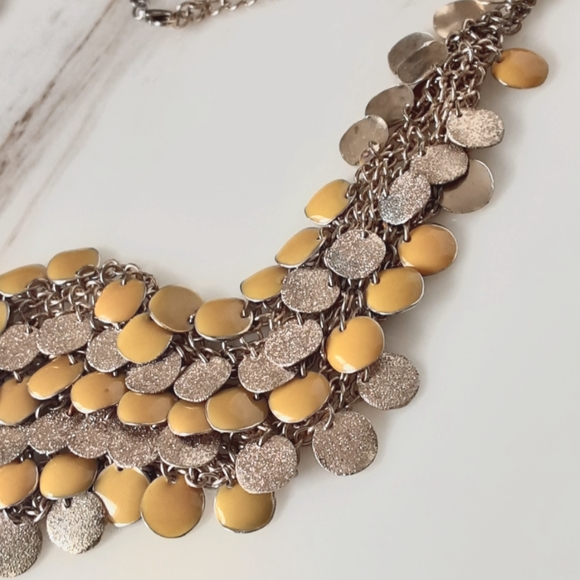 VTG YELLOW ENAMEL DISC ON GOLD TONE MESH CHAIN LINK BIB NECKLACE 19" - Picture 6 of 7